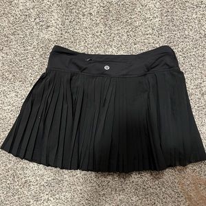 Lululemon pleaded skirt